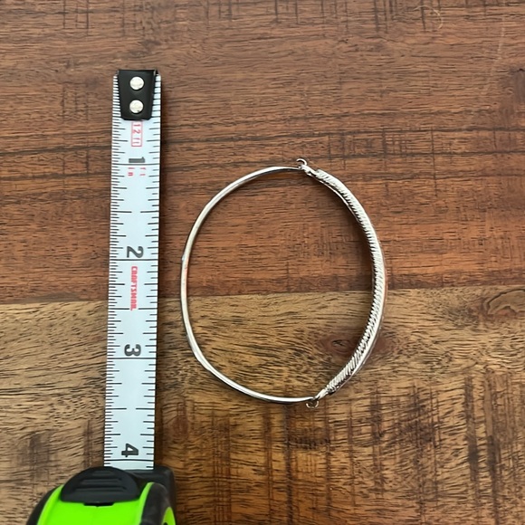 Lia Sophia feather bangle - Picture 4 of 4